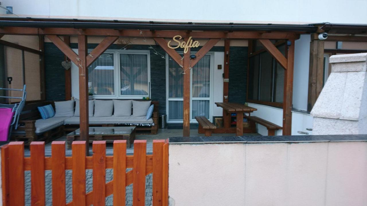 Apartman Sofia Veľký Slavkov Εξωτερικό φωτογραφία